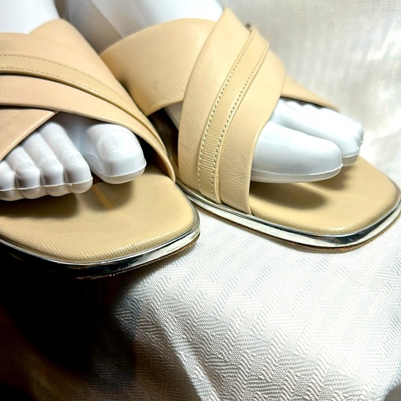 Tory Burch sandals shoes thongs Delaney style 10 - Picture 4 of 10